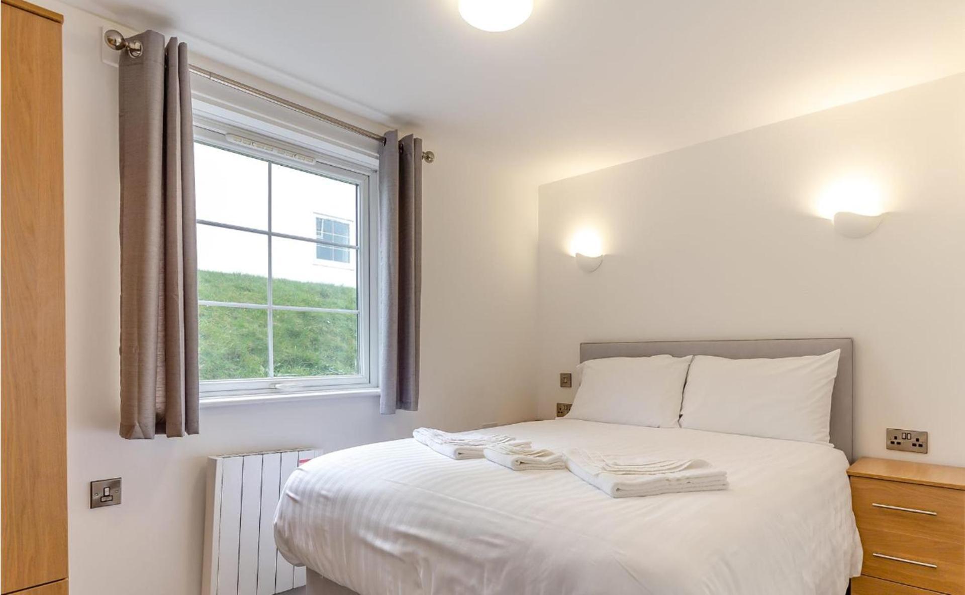 Beautiful 2-Bed Apartment In Ilfracombe Exterior photo